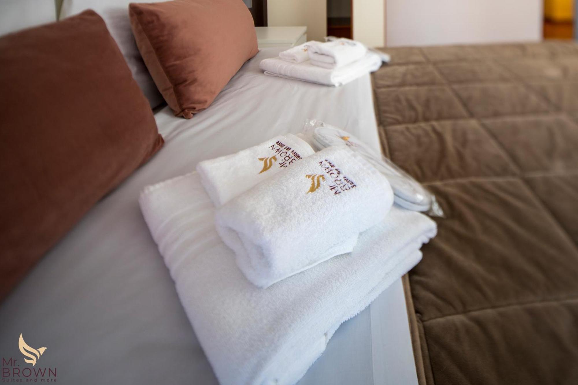 Mr Brown Home And Suites Рим Экстерьер фото
