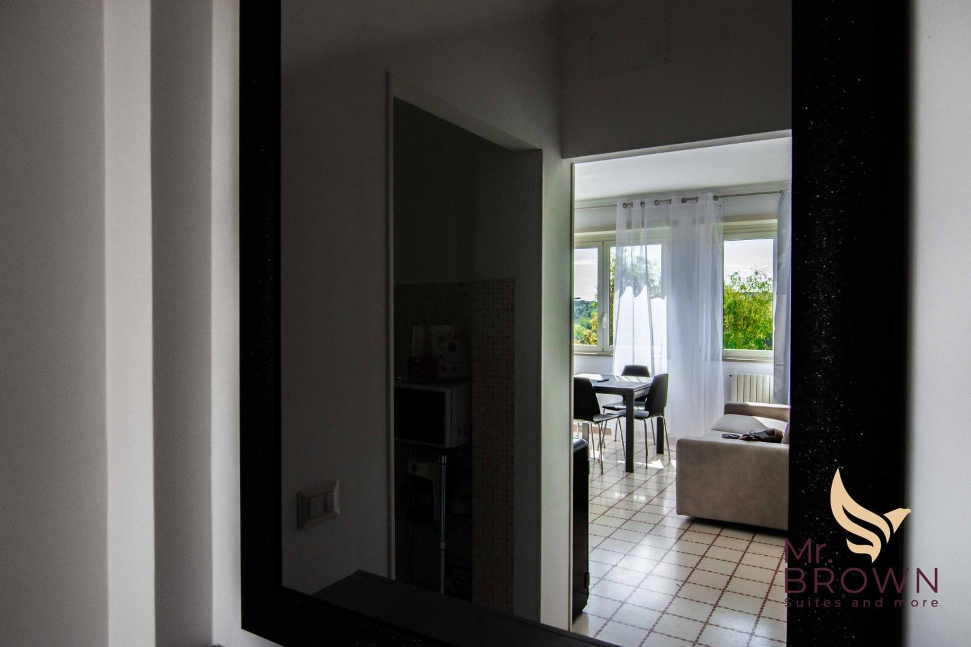 Mr Brown Home And Suites Рим Экстерьер фото