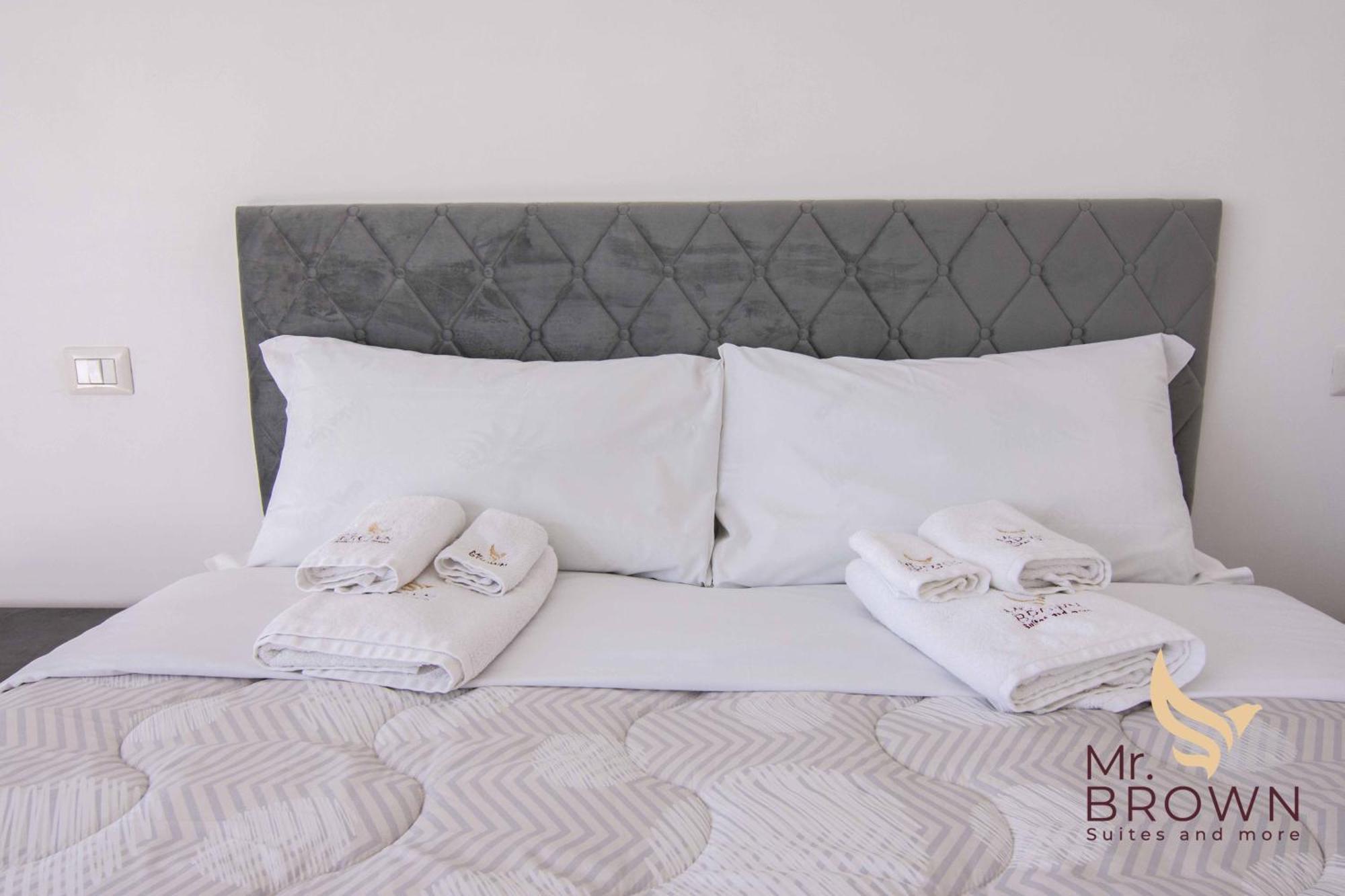 Mr Brown Home And Suites Рим Экстерьер фото